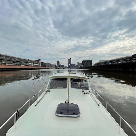 Suesses Motorboot - Bremen Ueberseestadt Eksteriør bilde