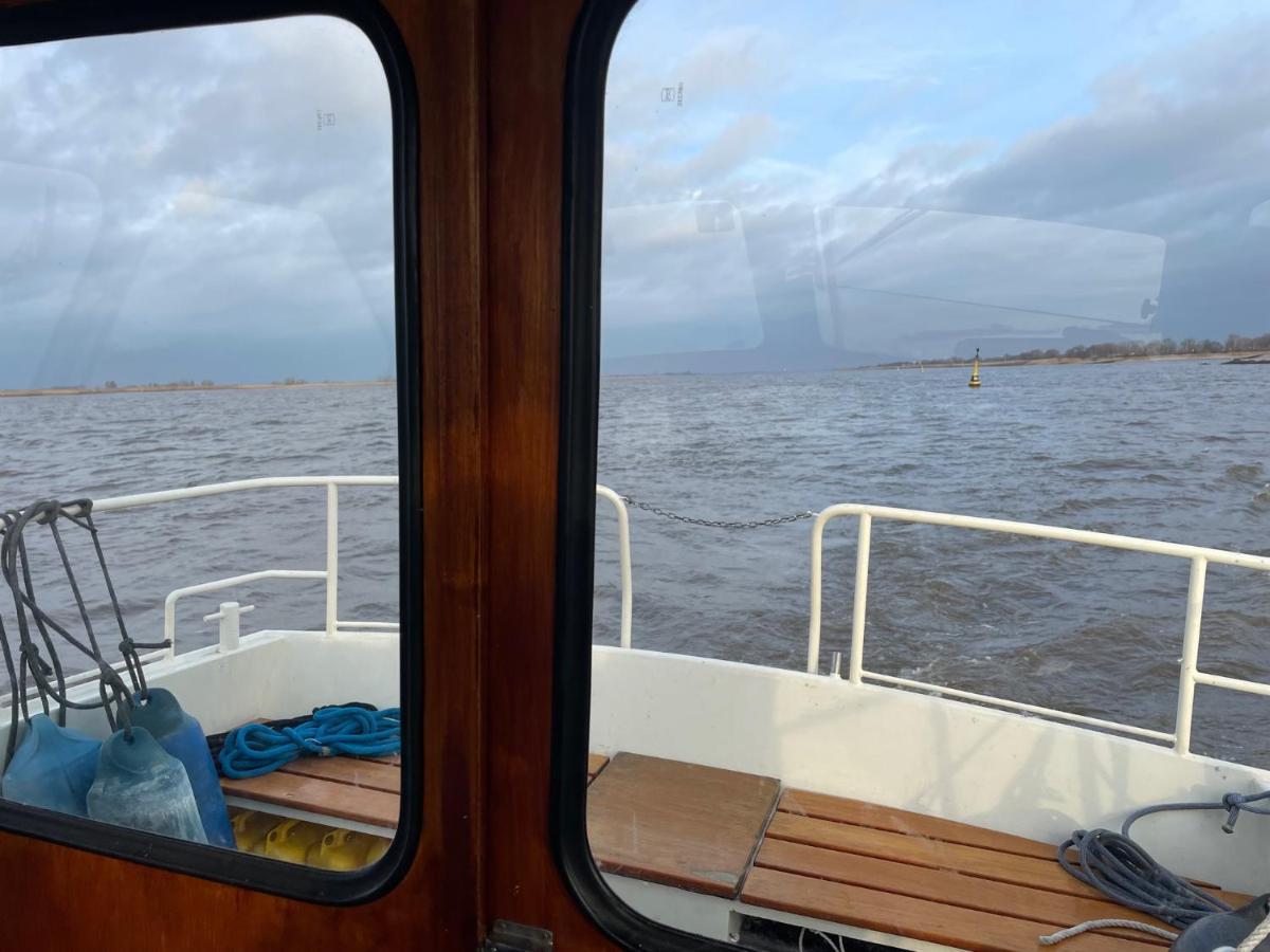 Suesses Motorboot - Bremen Ueberseestadt Eksteriør bilde