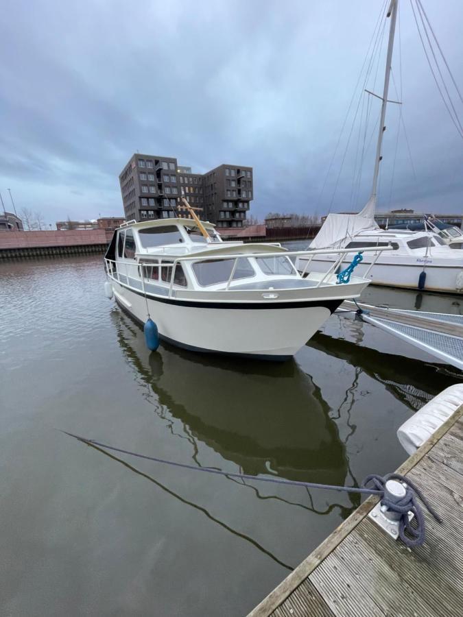 Suesses Motorboot - Bremen Ueberseestadt Eksteriør bilde