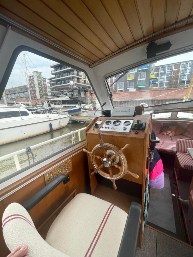 Suesses Motorboot - Bremen Ueberseestadt Eksteriør bilde