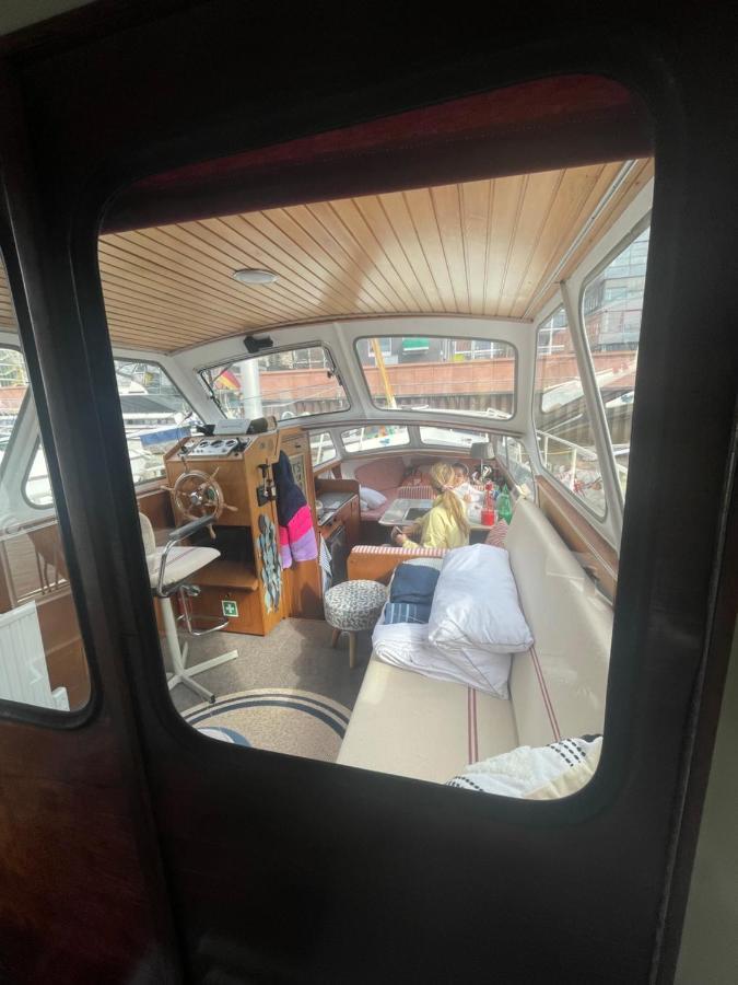 Suesses Motorboot - Bremen Ueberseestadt Eksteriør bilde