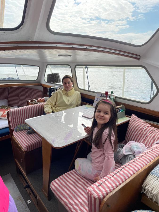 Suesses Motorboot - Bremen Ueberseestadt Eksteriør bilde