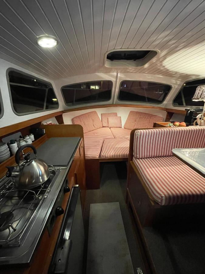 Suesses Motorboot - Bremen Ueberseestadt Eksteriør bilde