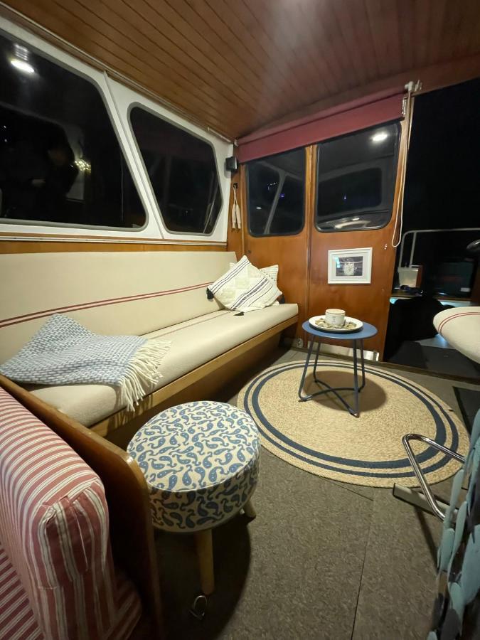 Suesses Motorboot - Bremen Ueberseestadt Eksteriør bilde